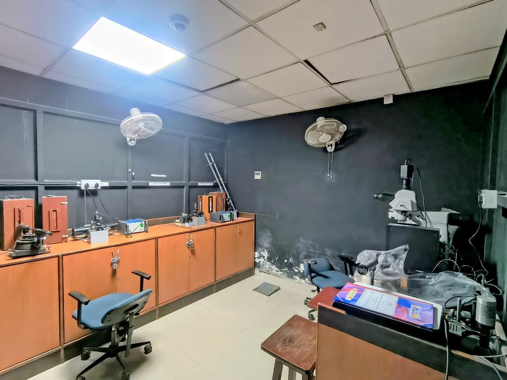Engineering physics lab image 2